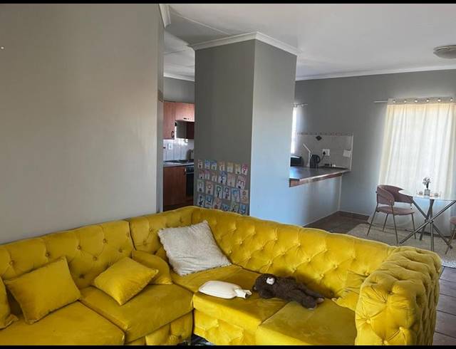 2 BEDROOM APARTMENT FOR SALE IN CASTLEVIEW